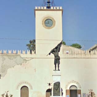 Torre dell'orologio a Siculiana