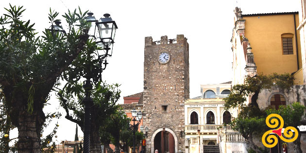 Torre dell'orologio a Taormina