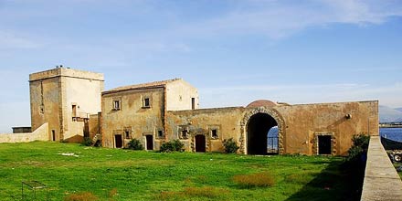 Torre della Tonnara dell'Ursa a Cinisi