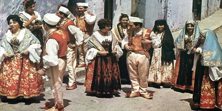 costume-tradizionale-piana-degli-albanesi