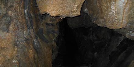 The Mysterious Caves of Contrada Manostalla
