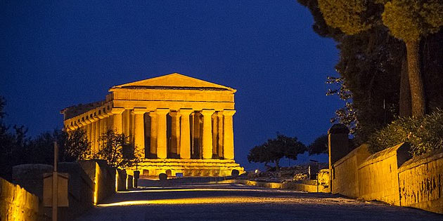 La Pace di Aristofane nella Valle dei Templi ad Agrigento La Pace di Aristofane nella Valle dei Templi ad Agrigento